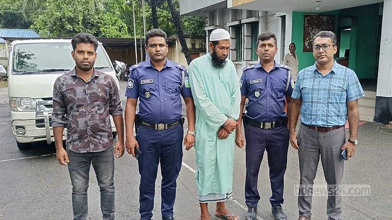 নেত্রকোণায় ইমামতির দ্বন্দ্বে ‘চাচাকে হত্যা’: গ্রেপ্তার ভাতিজা