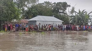 নীলফামারীতে তিস্তার পানি বিপৎসীমা ছুঁই ছুঁই, নিম্নাঞ্চল প্লাবিত