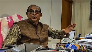 হাসপাতাল থেকে গ্রেপ্তার সাবেক রেলমন্ত্রী সুজন
