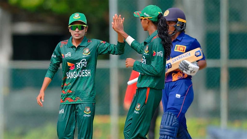 শ্রীলঙ্কায় সাথির ফিফটি, রাবেয়ার ৪ রানে ৪ উইকেট