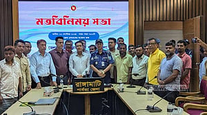 ৩৬ ঘণ্টা পর রাঙামাটির পরিবহন ধর্মঘট প্রত্যাহার