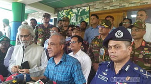 আইনশৃঙ্খলা অবনতি করার চেষ্টাকারীদের হাত ভেঙে দেওয়া হবে: স্বরাষ্ট্র উপদেষ্টা