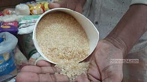 দোয়া করি, বড় ধরনের প্রাকৃতিক দুর্যোগ না হয়: খাদ্য উপদেষ্টা