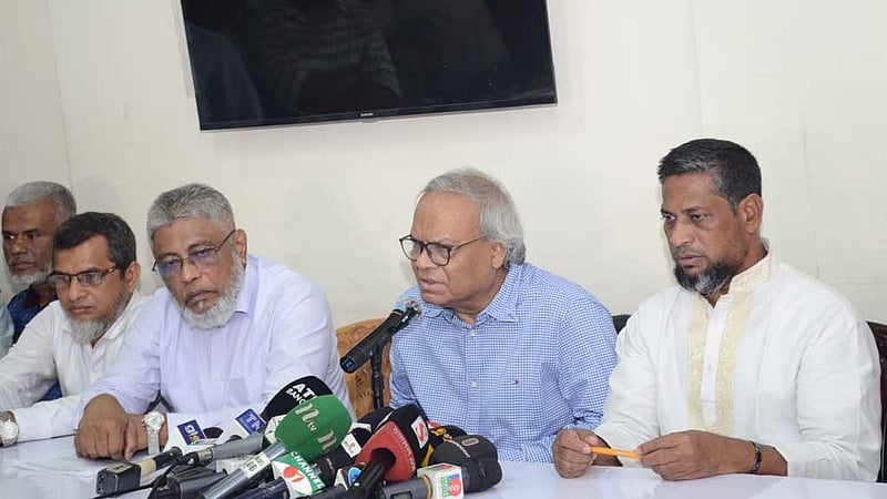 নির্বাচন কমিশন: পদত্যাগীদের কাঠগড়ায় দেখতে চান রিজভী