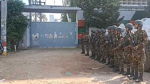 আশুলিয়ায় ৪ কারখানায় ফের শ্রমিক বিক্ষোভ, ১৯টি বন্ধ