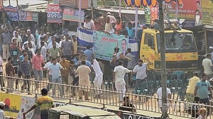 আশুলিয়ায় শ্রমিকদলের সমাবেশে দুপক্ষের সংঘর্ষ, আহত ৫