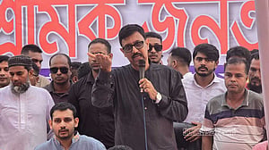 শ্রমিকদের কাছে গিয়ে বিজিএমইএ সভাপতি বললেন, কাজে যোগ দিন