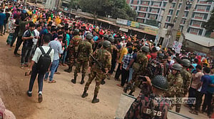পোশাক খাতে অস্থিরতা চলছেই, আবার বসল বিজিএমইএ