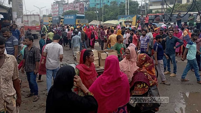 আশুলিয়ায় শ্রমিকদের সঙ্গে আইনশৃঙ্খলা বাহিনীর সংঘর্ষ-গুলি, নিহত ১