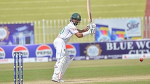 তানজিদ ও সাদমানের জুটিতে পঞ্চাশ