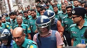 সাবেক আইজিপি শহীদুল হক রিমান্ড শেষে কারাগারে