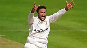 কাউন্টিতে ফেরার দিনে সাকিবের ৪ উইকেট