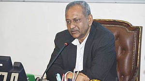 সফলভাবে ডেঙ্গু নিয়ন্ত্রণের আশা ডিএসসিসি প্রশাসকের