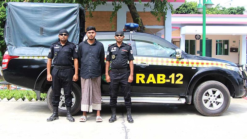 সিরাজগঞ্জে আমৃত্যু সাজাপ্রাপ্ত পলাতক আসামি গ্রেপ্তার