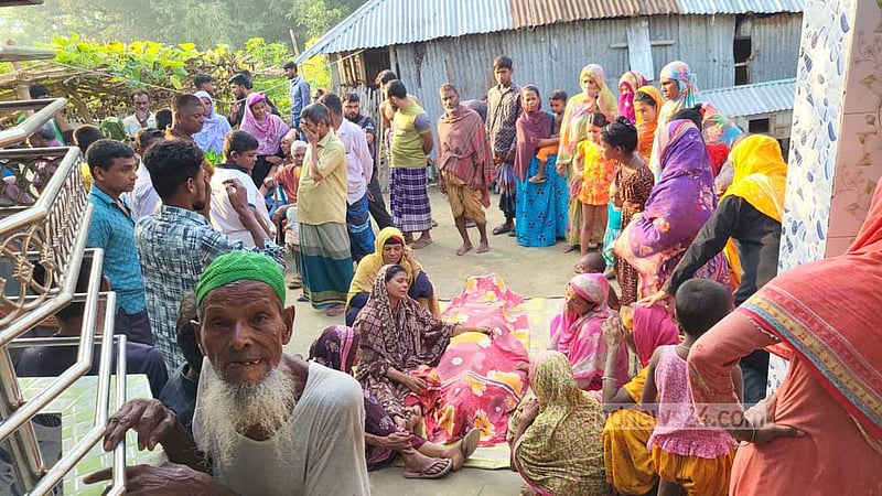 সিরাজগঞ্জে সড়কের পাশে পড়েছিল আহত যুবক, হাসপাতালে মৃত্যু