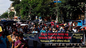 দাবি না মেটা পর্যন্ত কাজে ফিরবেন না পশ্চিমবঙ্গের ধর্মঘটী চিকিৎসকরা