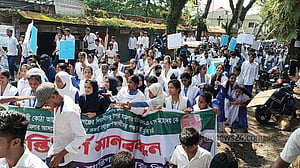 সাবেক পরিকল্পনামন্ত্রী মান্নানের মুক্তির দাবিতে ফের রাজপথে শিক্ষার্থীরা