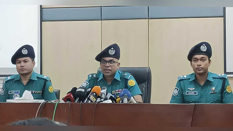 তোফাজ্জল হত্যায় জড়িত অন্যদের গ্রেপ্তারের চেষ্টা চলছে: ডিএমপি