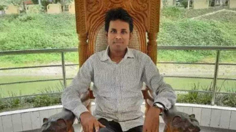 বেড়াতে গিয়ে বিদ্যুৎস্পৃষ্টে প্রাণ গেলো ব্যাংক কর্মকর্তার