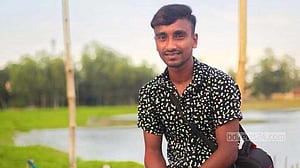 ‘বিজয় মিছিলে গুলিতে নিহত’ হৃদয়ের মা শুধু ছেলের লাশটা চান