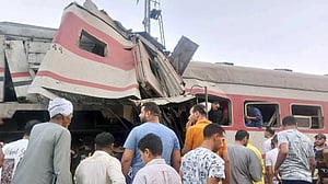 মিশরে যাত্রীবাহী দুই ট্রেনের সংঘর্ষে নিহত ৩, আহত ৪৯