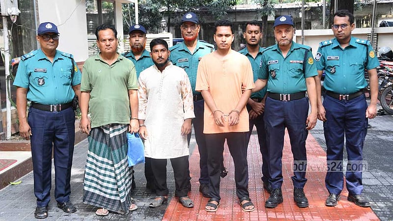 ওয়ারীতে দুই ভাইকে হত্যার ঘটনায় ৩ জন গ্রেপ্তার