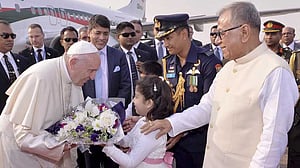 স্মরণে পোপ ফ্রান্সিসের বাংলাদেশ সফর, দিয়েছিলেন যে বার্তা