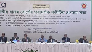 শুল্ক: ট্রাম্প প্রশাসনকে ‘না চটিয়ে’ আরও সময় চাওয়ার কথা বললেন অর্থ উপদেষ্টা