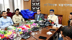 হয়নি বাড়ি ভাড়া, ১০৪৮৭ জনের হজযাত্রা নিয়ে ‘শঙ্কায় মন্ত্রণালয়’