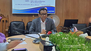 শ্রমিক অসন্তোষের চেষ্টা হলে কঠোর হবে সরকার: শ্রম সচিব