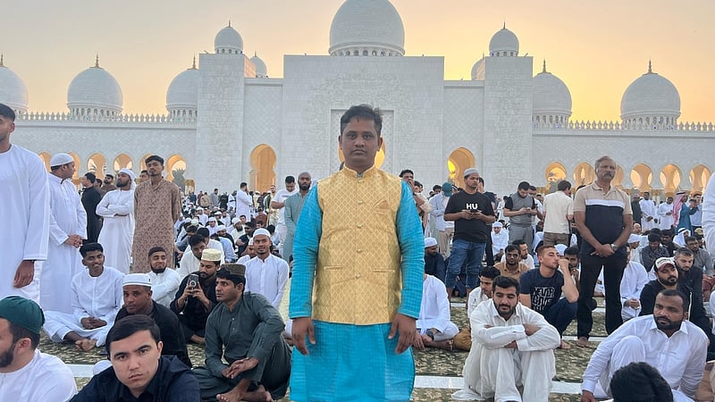 দেশের বাইরে এক যুগের ঈদ: এক প্রবাসীর কথা