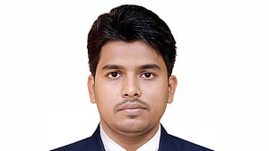 আসিফ মাহমুদের সাবেক এপিএস মোয়াজ্জেম যেতে চান থাইল্যান্ড, মেলেনি অনুমতি