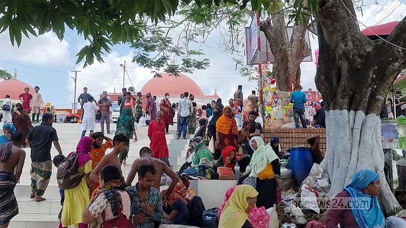বাগেরহাটে ঐতিহাসিক খানজাহান মাজারে মেলা শুরু
