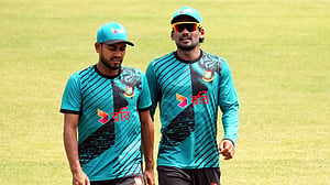 অস্থির সময়ে তপ্ত চট্টলায় জয়ের ছায়ার খোঁজ