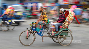 রিকশার ব্যাটারি চার্জ করতে হবে সৌরবিদ্যুতে, বিধিমালা হচ্ছে