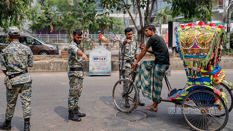 গুলশানে ব্যাটারি রিকশা বন্ধের চেষ্টায় ‘ধাক্কা’