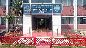 বড় ছেলের দায়ের কোপ, ছোট ছেলের পর মারা গেলেন মা