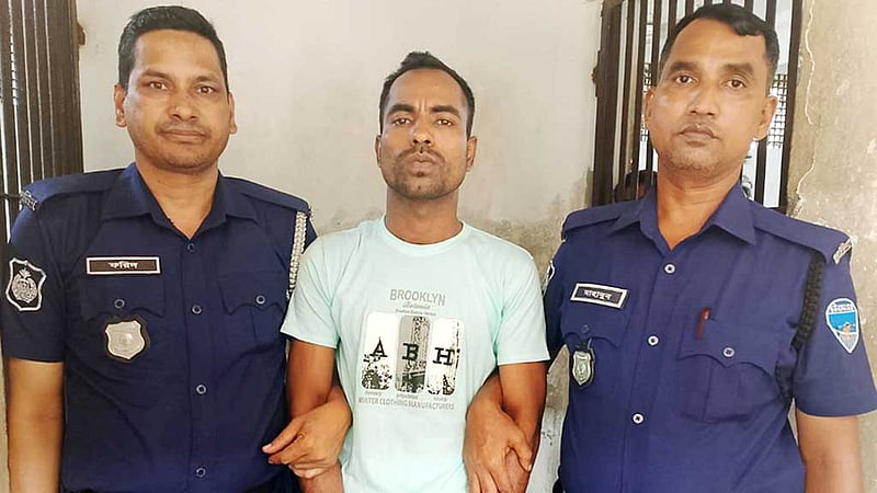 চাঁদপুরে বাবাকে হত্যার দায়ে ছেলের যাবজ্জীবন