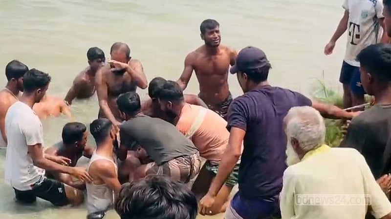 ঘাসের বস্তা নিয়ে গোমতীতে ডুবে গেলেন কৃষক, ৪ ঘণ্টা পর মিলল লাশ