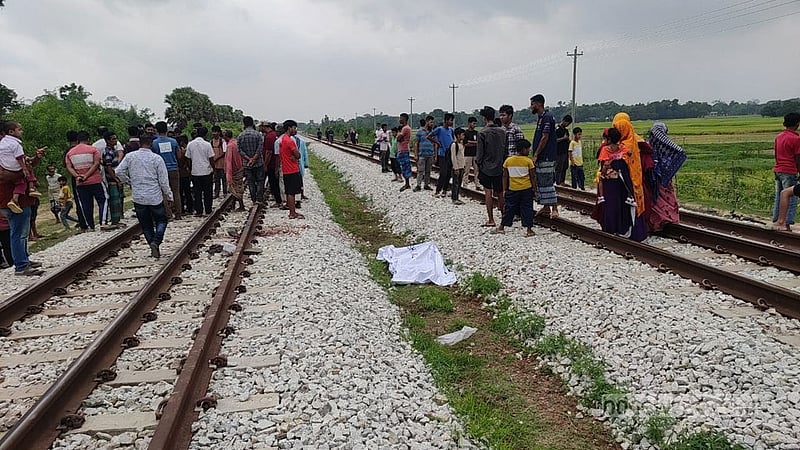 কুমিল্লায় রেললাইনে ৩ যুবকের খণ্ডিত লাশ