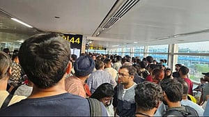দিল্লিতে ধুলিঝড়ে দুই শতাধিক ফ্লাইটের সূচি গড়বড়, যাত্রীদের ক্ষোভ