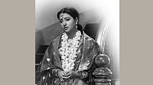 জন্মদিনে দীপ জ্বেলে মহানায়িকাকে স্মরণ, ফুলে ফুলে সেজেছে বাড়ি