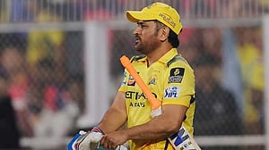 ২০২৬ আইপিএলে খেলবেন ধোনি