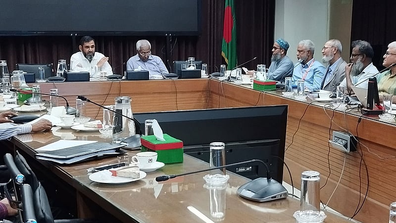 প্রবাসীদের ভোট: পদ্ধতি ঠিক করতে দলগুলোর সঙ্গে মঙ্গলবার বসছে ইসি