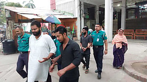 কিশোরীকে দলবেঁধে ধর্ষণ: প্রেমিকসহ ৫ জনের যাবজ্জীবন