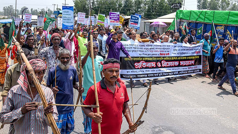 বাপ-দাদার জমিতে ইপিজেড না করার দাবি গাইবান্ধার সাঁওতালদের