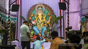 শাঁখারিবাজারে গণেশ পূজা