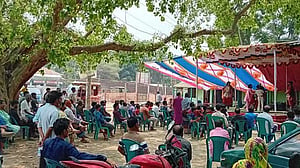 কাপাসিয়ায় ‘দ্বন্দ্ব মিটিয়ে’ মঞ্চে 'আপন-দুলাল'