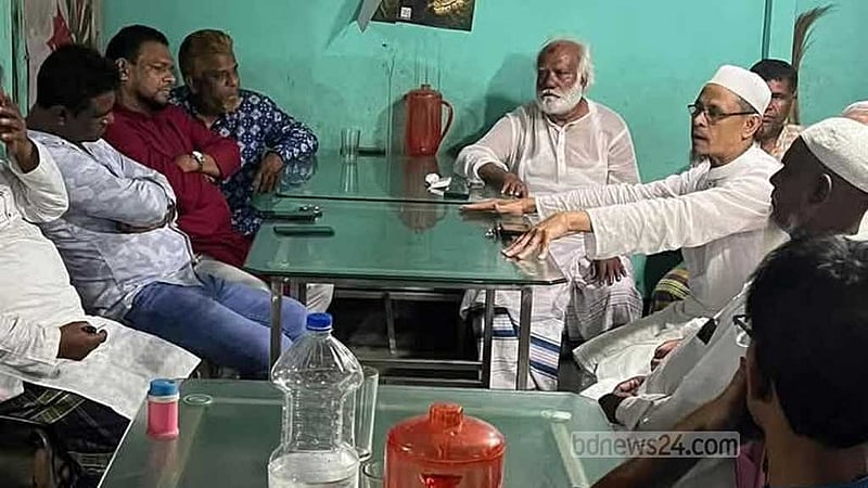 সমাজে ‘কু-প্রভাব’ পড়ে! কাপাসিয়ায় আটকানো হল নাটকের মঞ্চায়ন