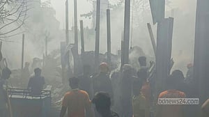 টঙ্গীতে ঝুট গুদামে আগুন, আধা ঘণ্টা পর নিয়ন্ত্রণে
